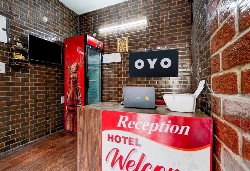 Oyo 82482 Hotel Welcome