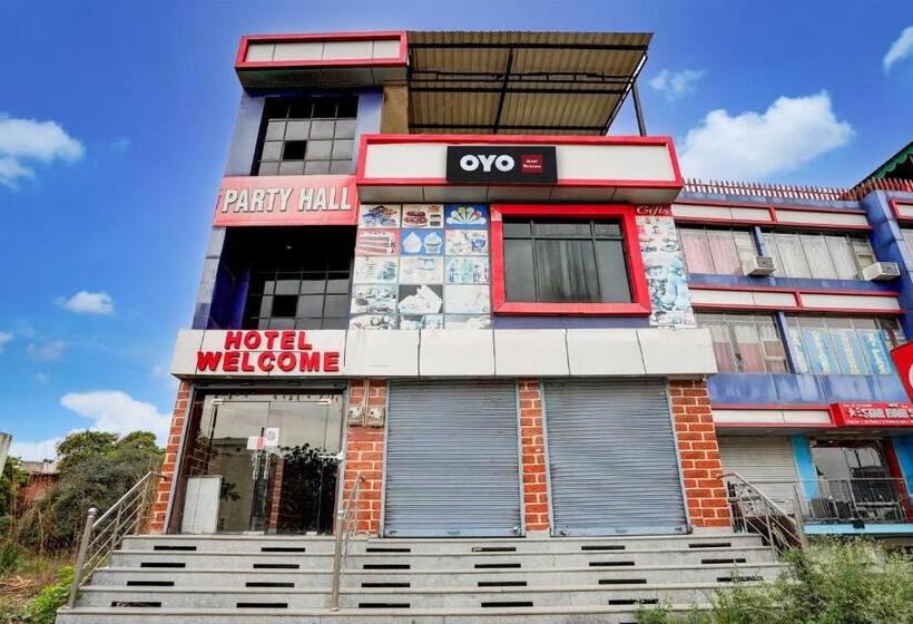 Oyo 82482 Hotel Welcome