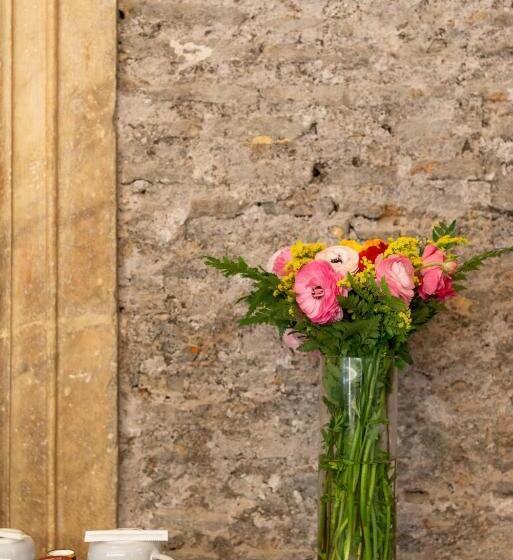 פנסיון Residenza Leutari