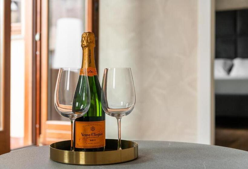 פנסיון Residenza Leutari