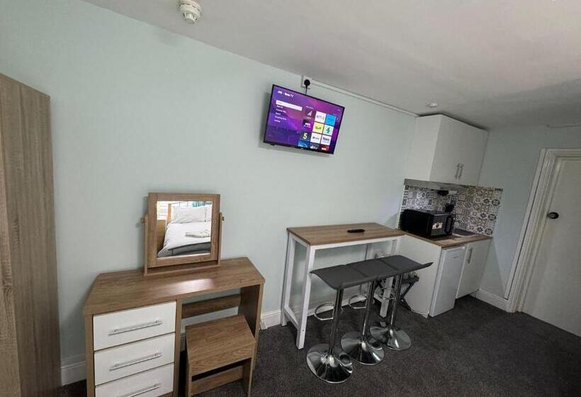 بنسيون The Paradise Guest House