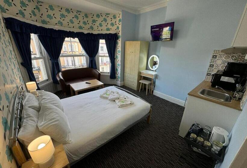 بنسيون The Paradise Guest House