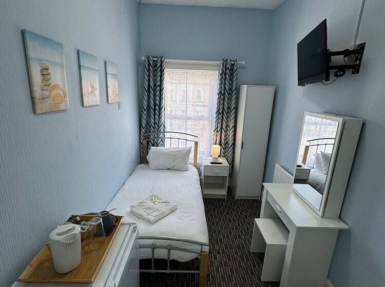 بنسيون The Paradise Guest House