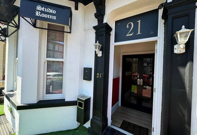 بنسيون The Paradise Guest House