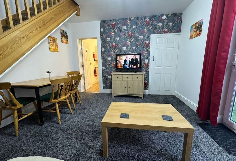 بنسيون The Paradise Guest House