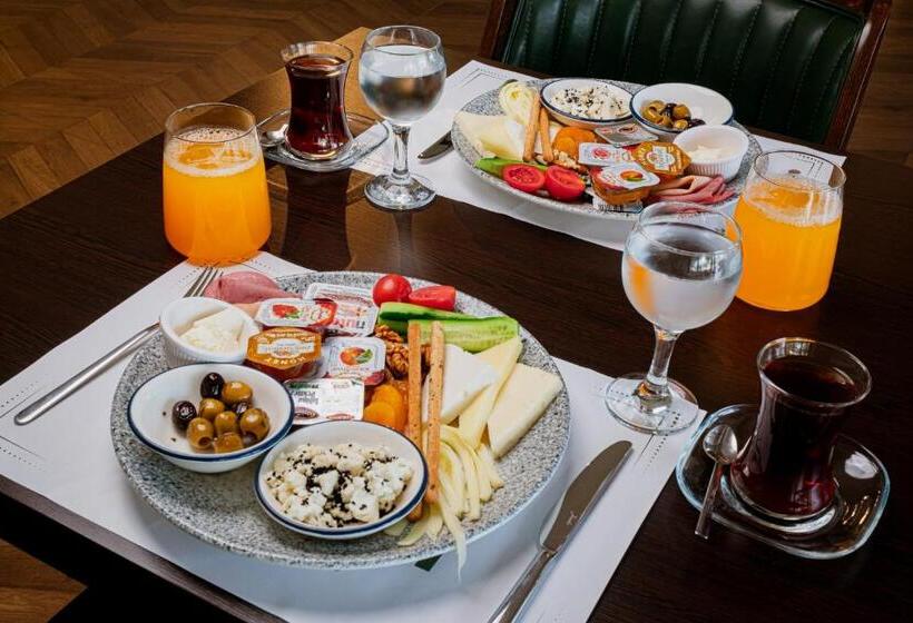 Regenesis Hotel & Spa