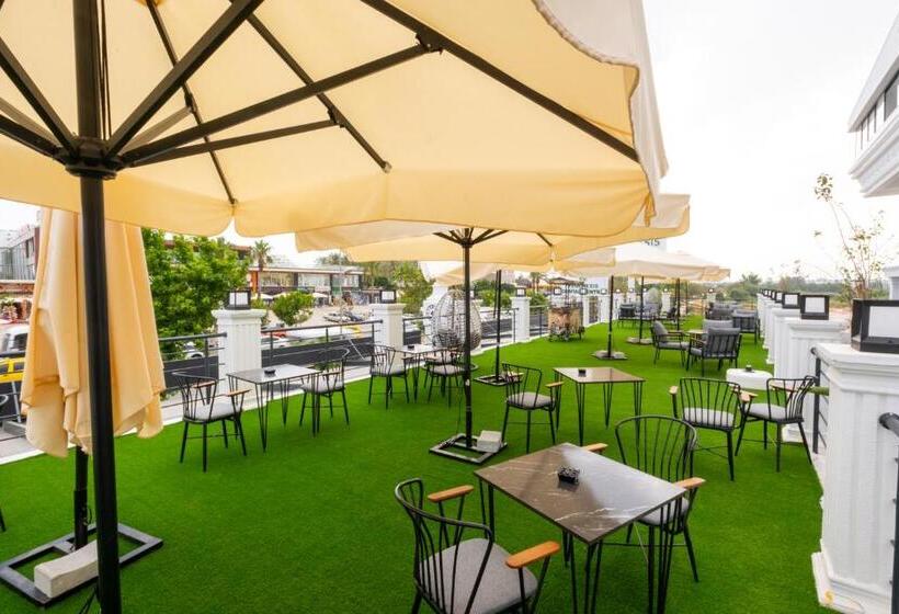 Regenesis Hotel & Spa