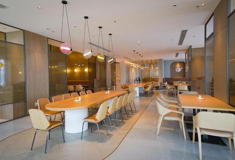 استراحتگاه 珠海横琴星乐度露营小镇