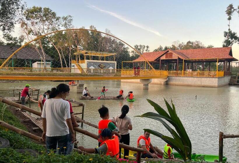 استراحتگاه The Grand Việt Kiều