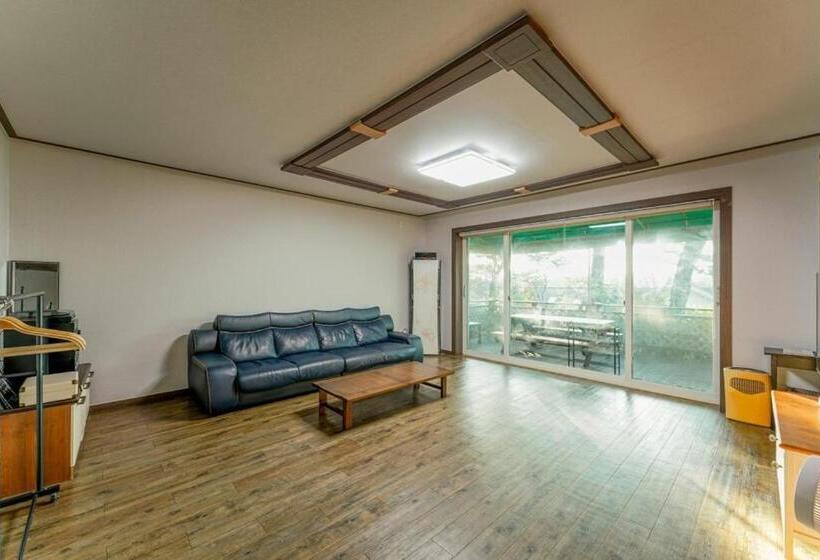 Taean Haeyang Jungwon Pension