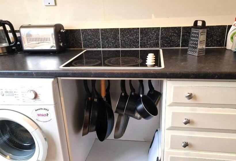 Tradesmencontact Workers Inn