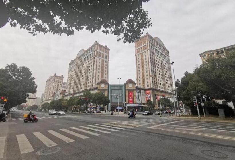 Vatica Hotel Wuxi Xinwu District Wangzhuang Road Powerlong Square