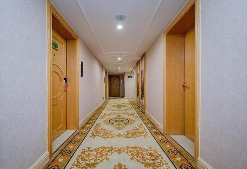 Vienna Hotel Wuhan Huazhong Normal University Huquan Metro Station