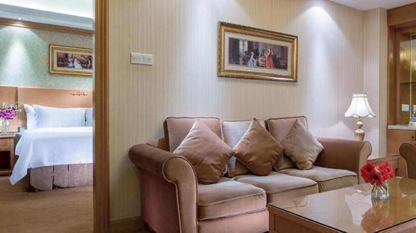 Vienna International Hotel Shenzhen North Railway Station Wanzhongcheng