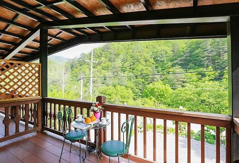 Yangyang Riverhill Pension