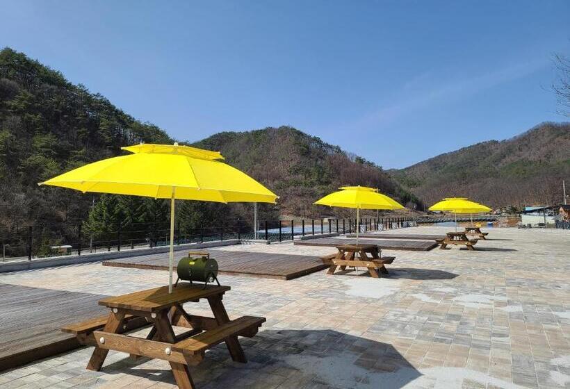 Yeongwol Taehwasan Village Experience Pension