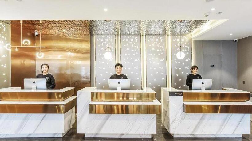 Atour Hotel Lanzhou East Market Meteorological Bureau Metro Station