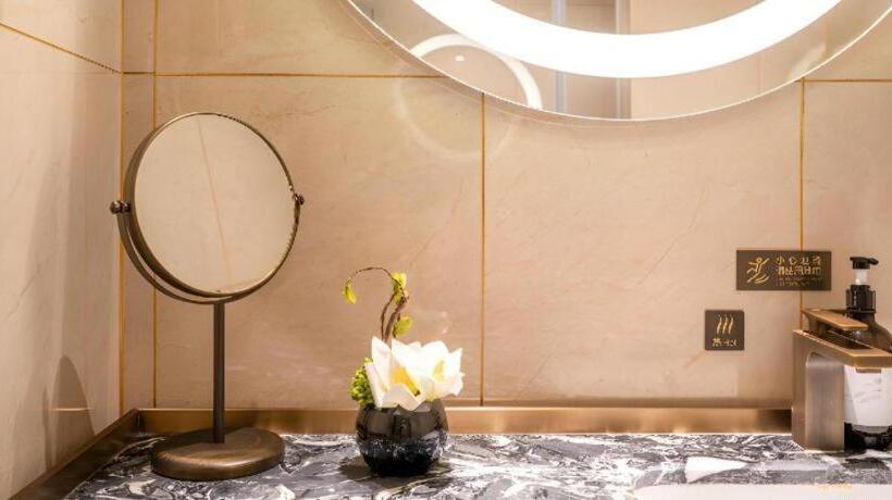 Echeng Hotel Lhasa Potala Palace