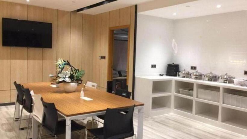 Greentree Alliance Hotel Chongqing Fortune Plaza Xingfu Square Guangdianyuan Light Rail Station