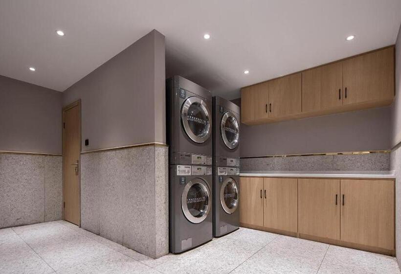 Hanting Hotel Fenghuang Ancient City