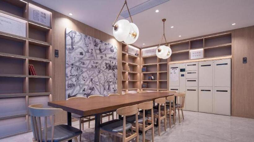 Hanting Hotel Fenghuang Ancient City