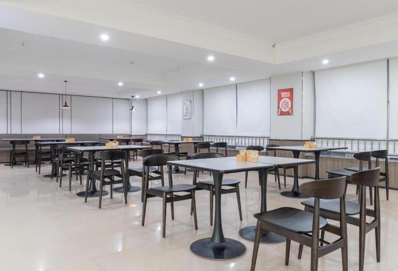 Hanting Hotel Hebi Qi County Bus Station