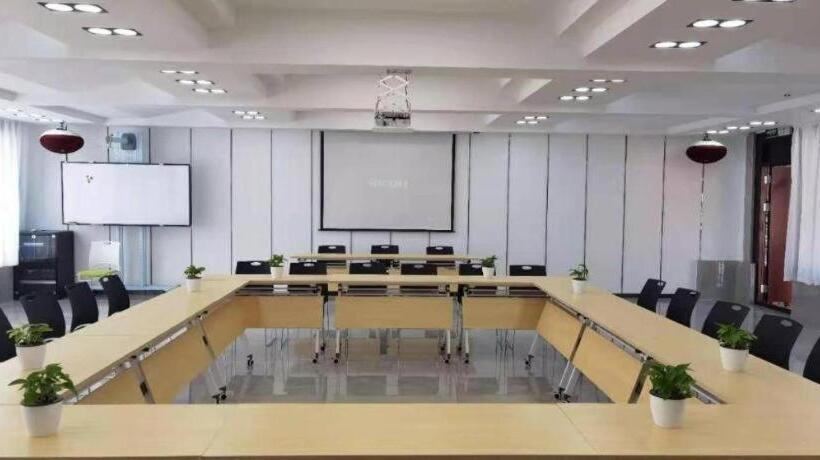 Hanting Hotel Linjiang Municipal Government