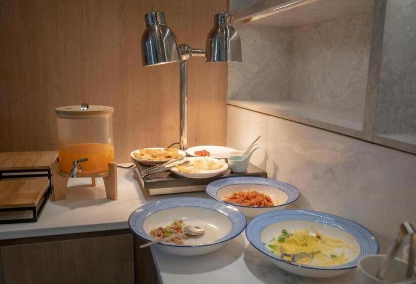 Hanting Hotel Tianjin Binhai Airport Economic Zone Metro Station