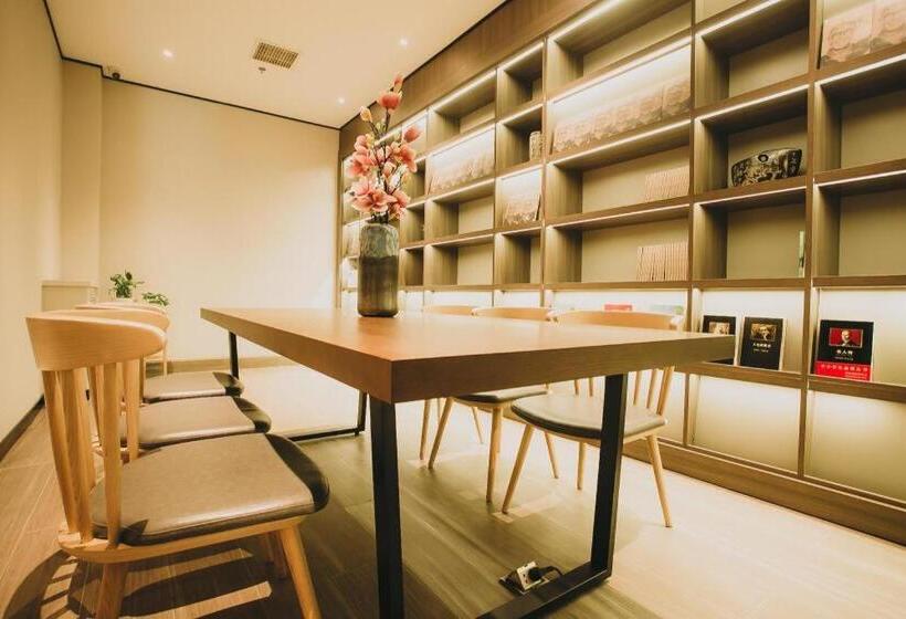 Hanting Hotel Tianjin Chenglindao Metro Station