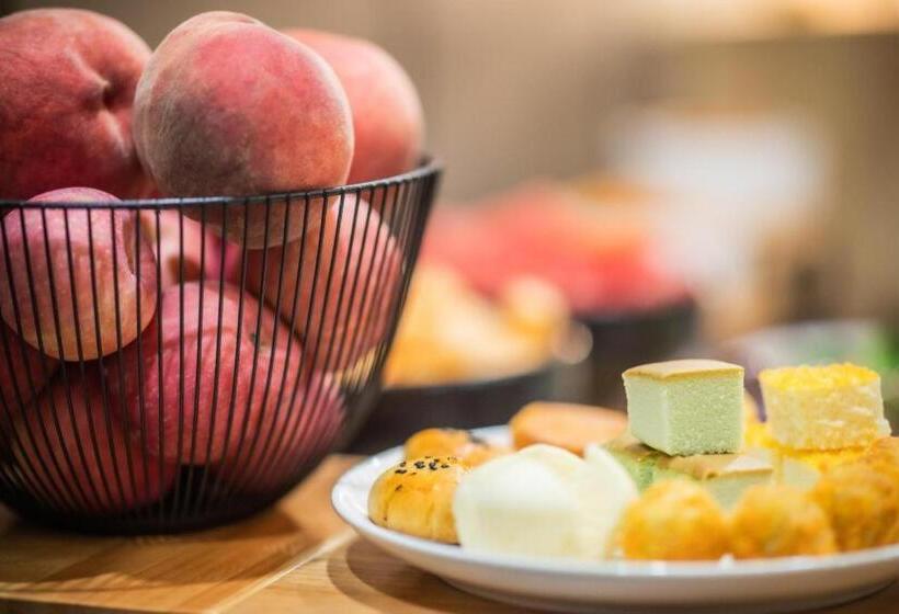 Hanting Hotel Tianjin Chenglindao Metro Station