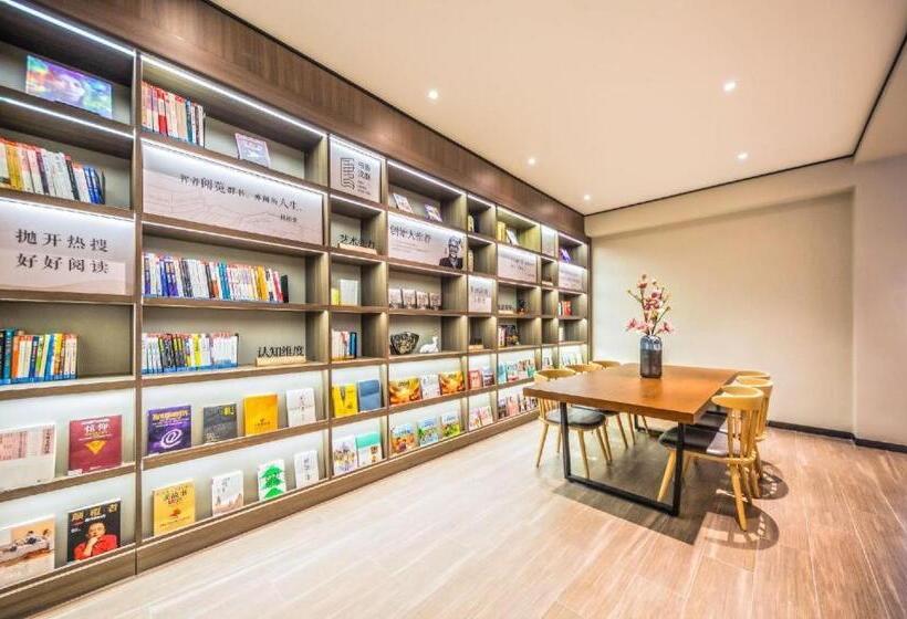 Hanting Hotel Tianjin Chenglindao Metro Station