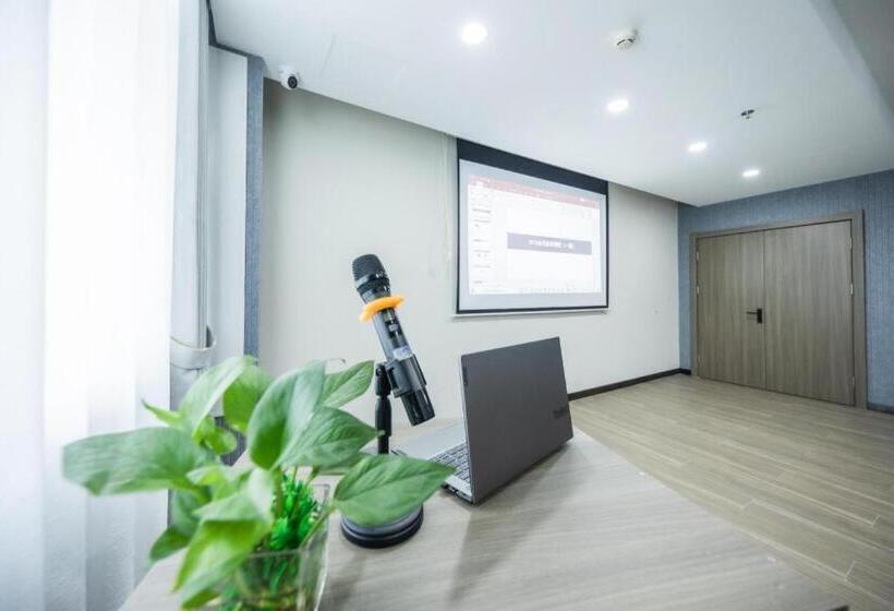 Hanting Hotel Tianjin Chenglindao Metro Station