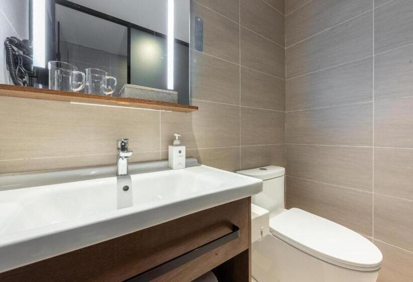 Hanting Hotel Weinan Fuping Lianhu Street