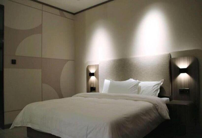 Hanting Hotel Yancheng Dafeng North Bus Station