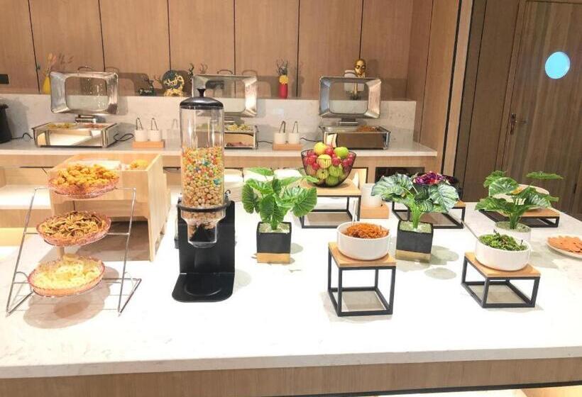 Hanting Premium Hotel Gonghe Qinghai Lake South Street