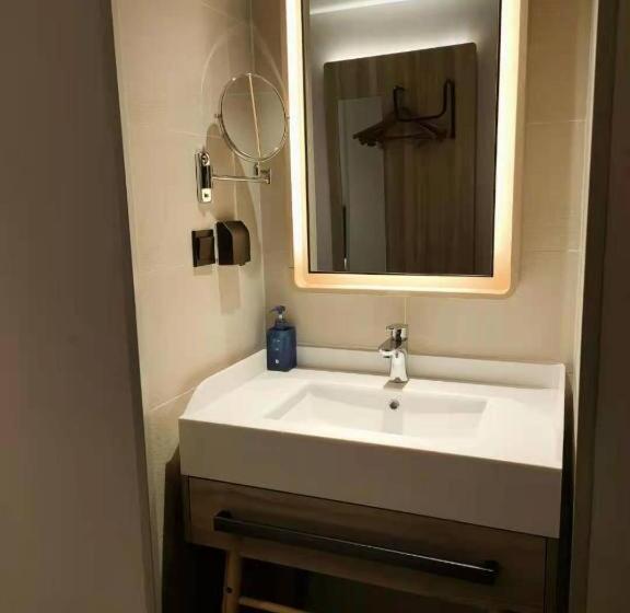 Hanting Premium Hotel Huayin Huashan Mountain Scenic Area Huayue Avenue