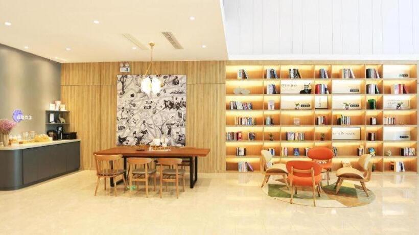 Hanting Premium Hotel Jinan Jiyang Jibei Park