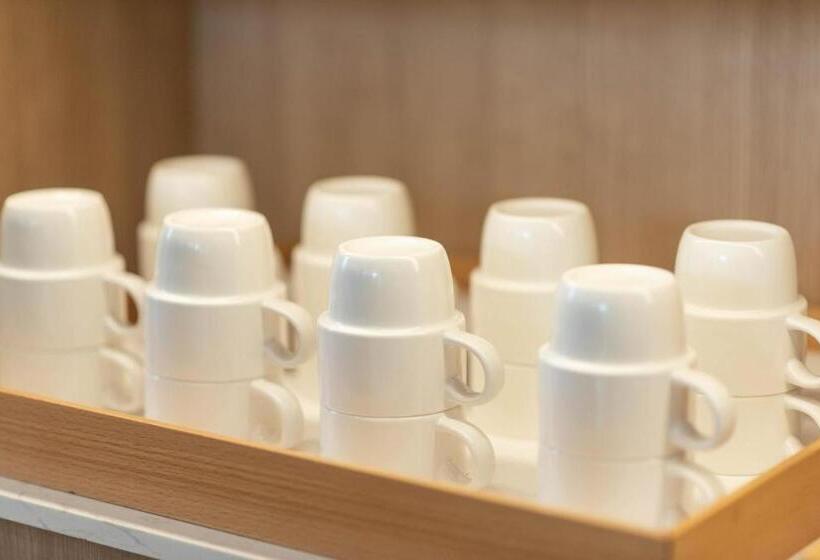 Hanting Premium Hotel Xi Ning Bayi Road Minhang Tower