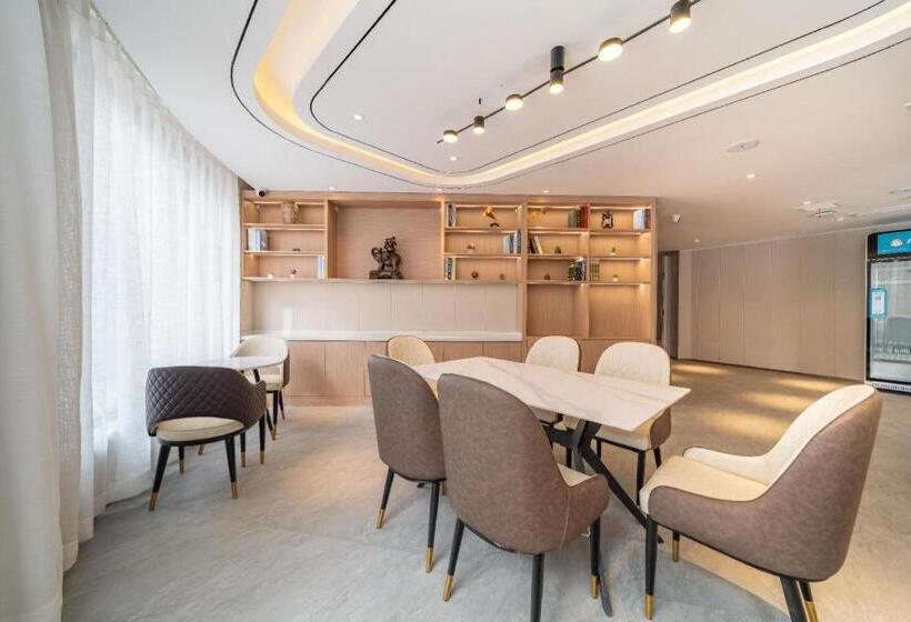 Отель Hi Inn Qingdao Jiading Road