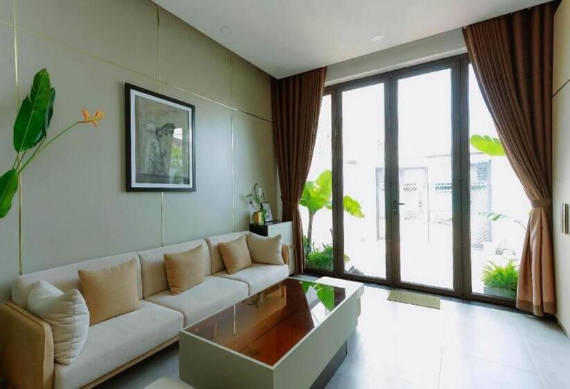 هتل Nha Trong Pho Moon House