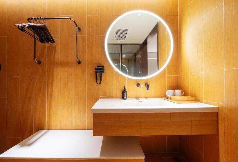 Ji Hotel Jiangnan Torch Building