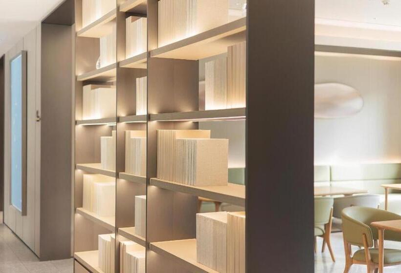 Ji Hotel Shanghai Bao An Road Metro Station