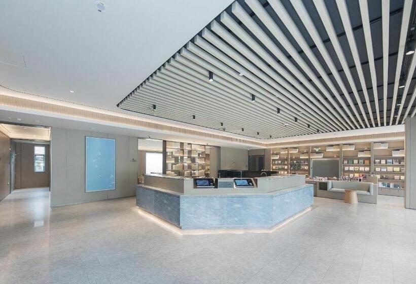 Ji Hotel Shanghai Bao An Road Metro Station