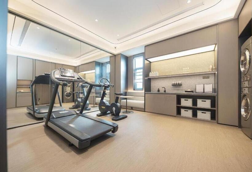 Ji Hotel Shanghai Bao An Road Metro Station