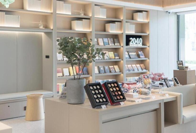 Ji Hotel Shanghai Bao An Road Metro Station