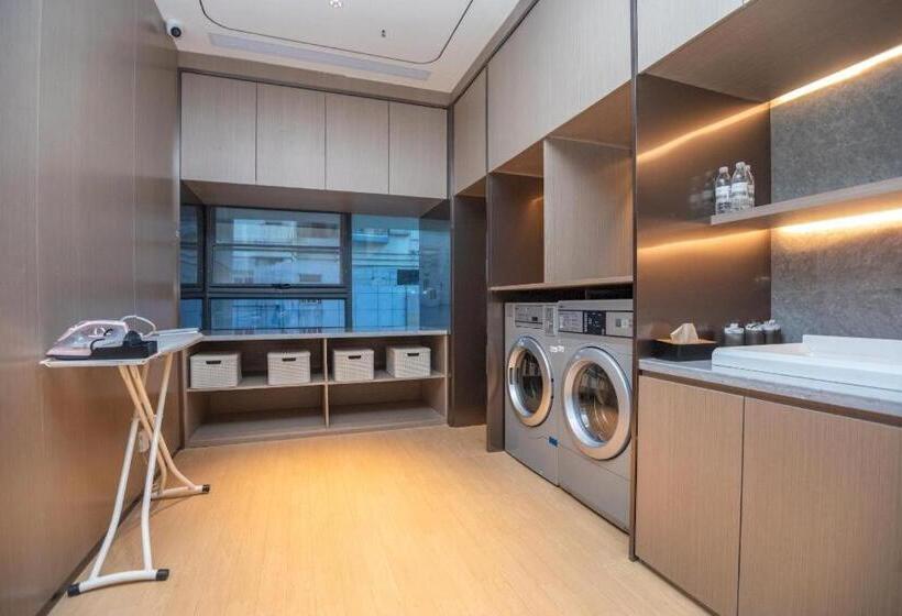 Ji Hotel Shenzhen Nanyou Metro Station