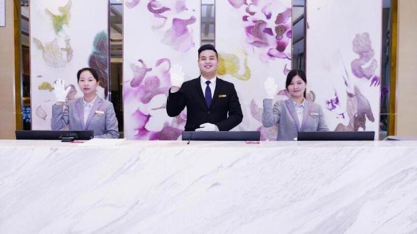 Lavande Hotel Maoming Dianbai Wanda Plaza