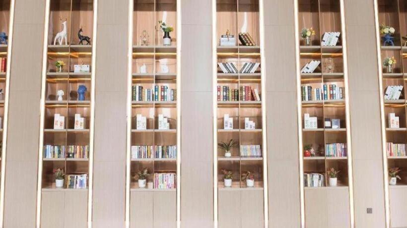 Lavande Hotel Nanchang Aixihu Shida