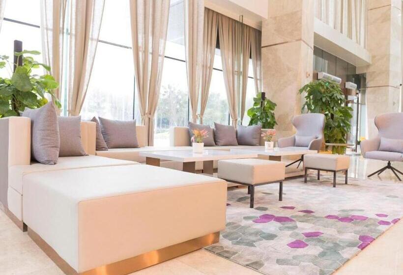 Lavande Hotel Nanchang Aixihu Shida