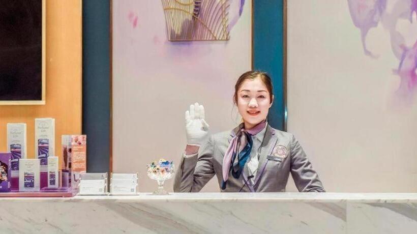 Lavande Hotel Sichuan Shehong Juxin Plaza